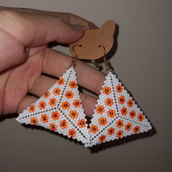 ✨ New Handmade Earrings with orange flowers – Peyote Triangle Style ✨ - Picture 1 of 1